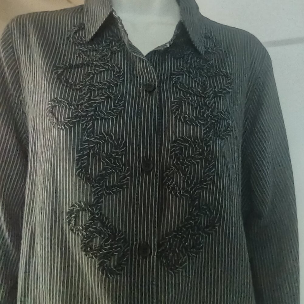 Max Studio Pinstripe Appliqué Button-Up Shirt - Size MEDIUM - Picture 2 of 8